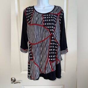 Creation Black and Red Geometric Patterned Top Women’s Size Medium Maximalist